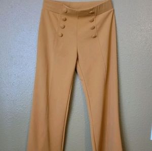 Adorable high waisted pants. Size medium.